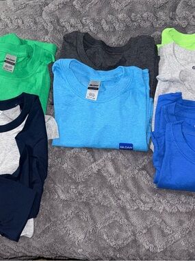 NEW Gildan T-Shirt Bundle – Youth Small & Adult Small – 10 Shirts – $27*